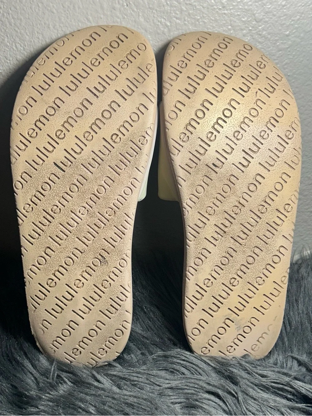 lululemon Restfeel Sand Dollar/Coastal Sand/Coastal Sand Slide Sandals Size 9